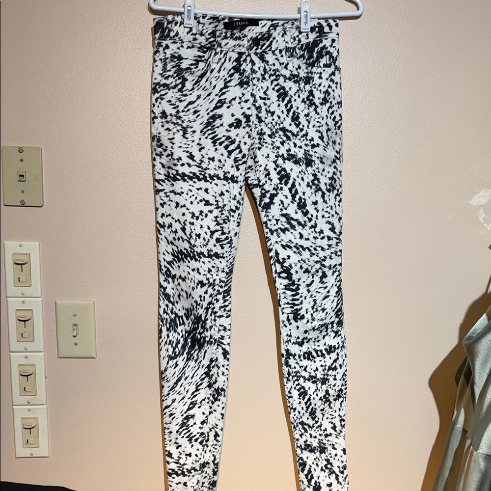 J Brand Black and White Abstract Print Jeans
